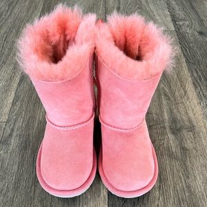 UGGS Bailey Bow toddler size 6 NEW NO BOX